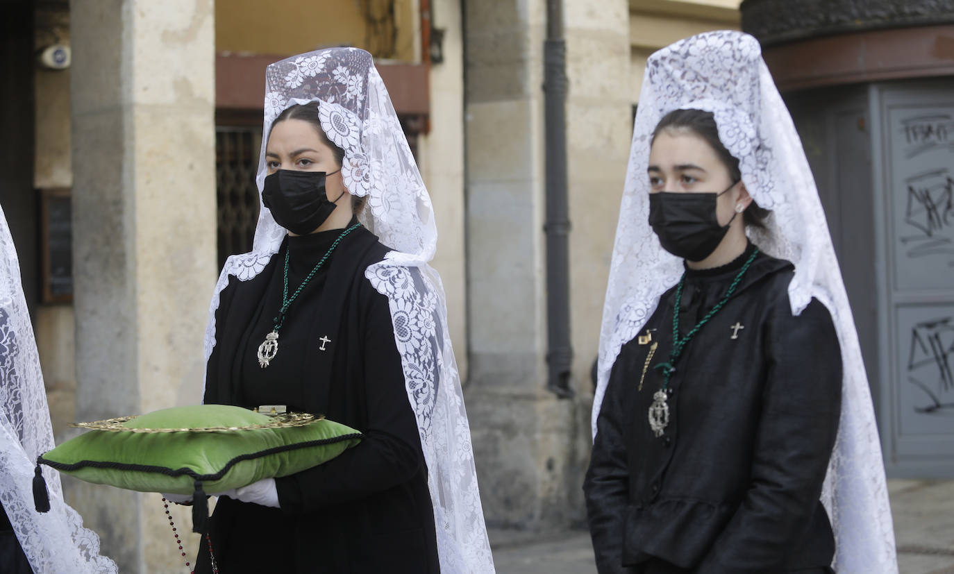 Fotos: Domingo de Resurrección: La Virgen se encuentra con su hijo