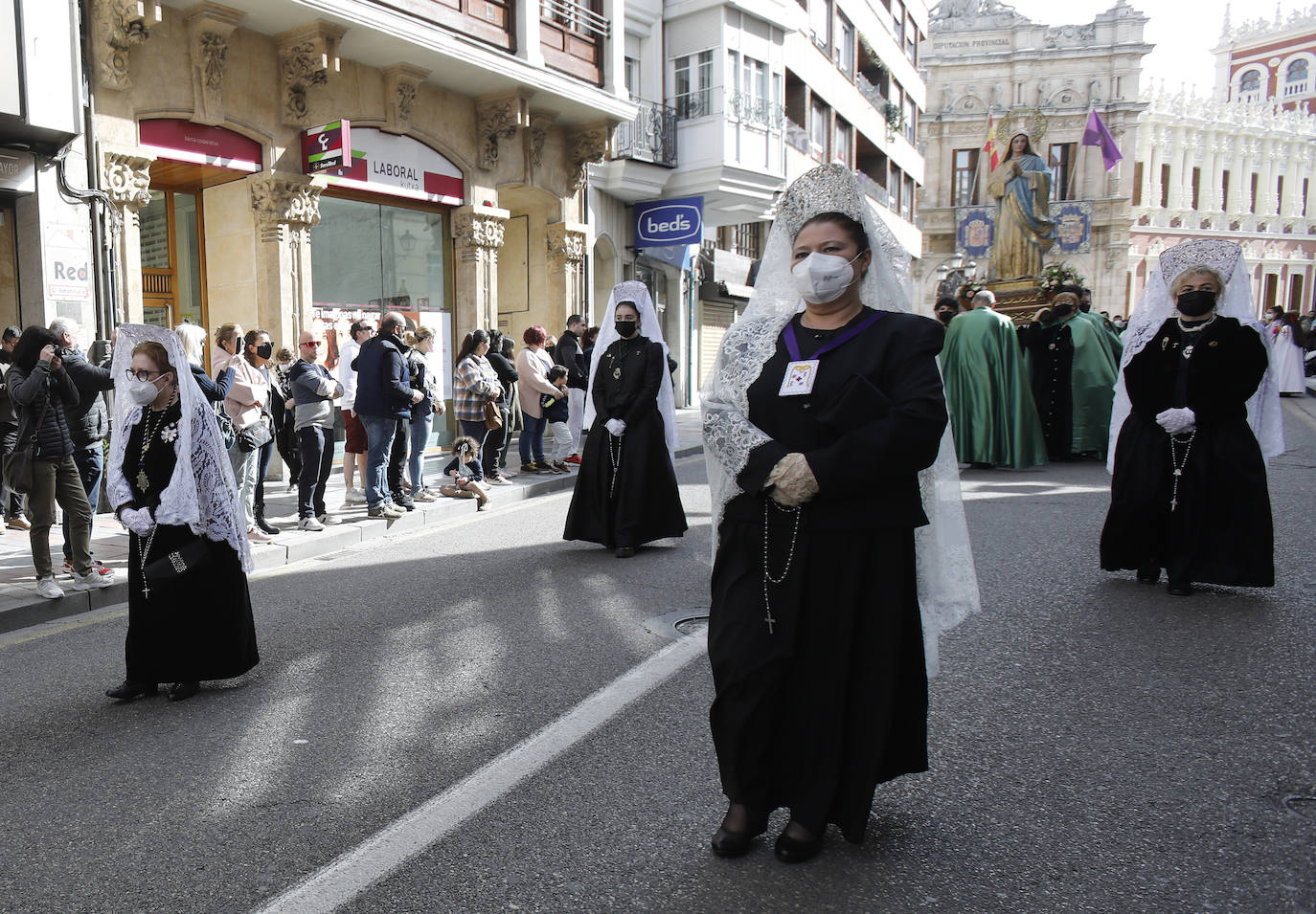 Fotos: Domingo de Resurrección: La Virgen se encuentra con su hijo