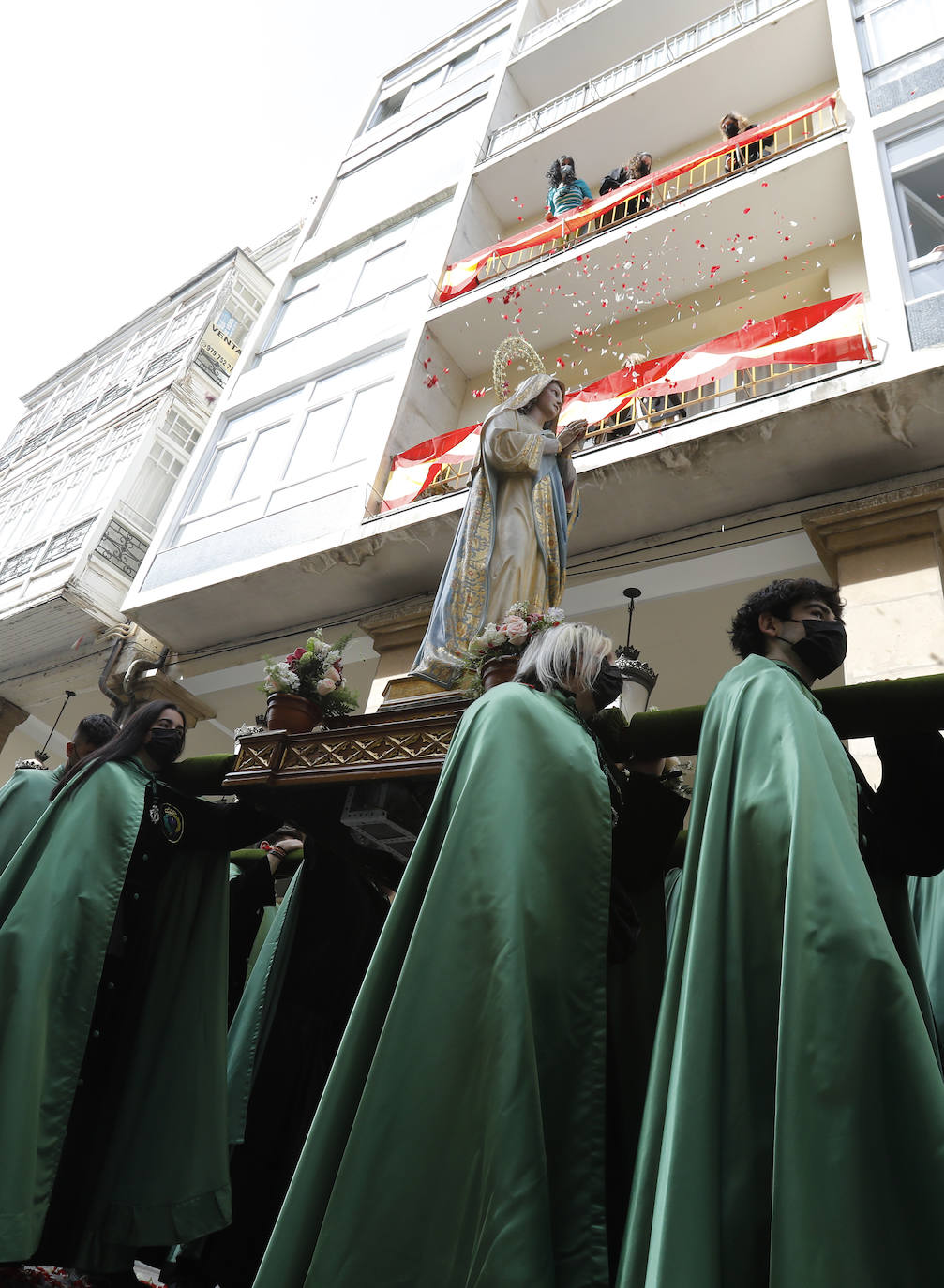 Fotos: Domingo de Resurrección: La Virgen se encuentra con su hijo