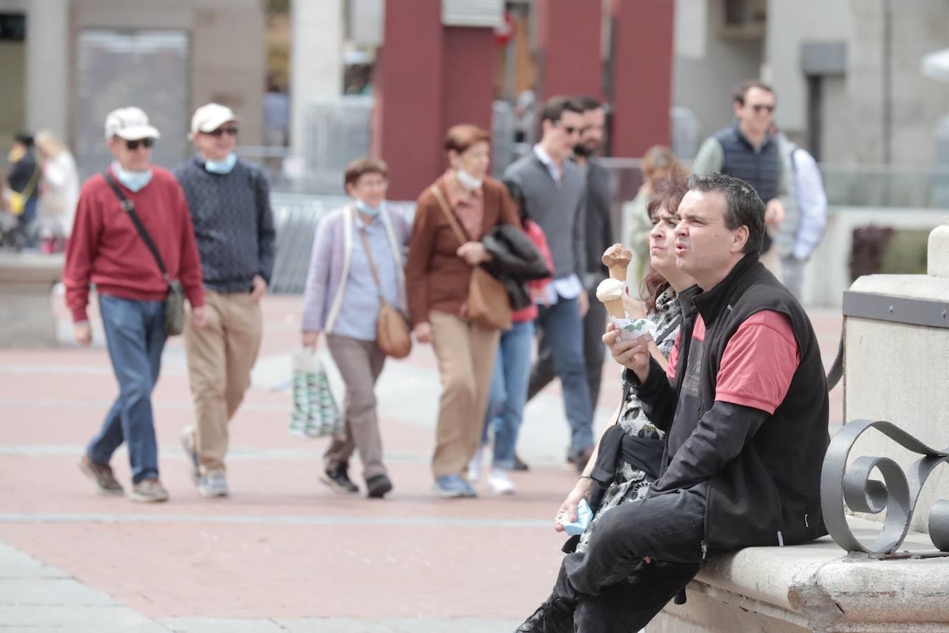 El buen tiempo preside el Domingo de Resurrección en Valladolid.
