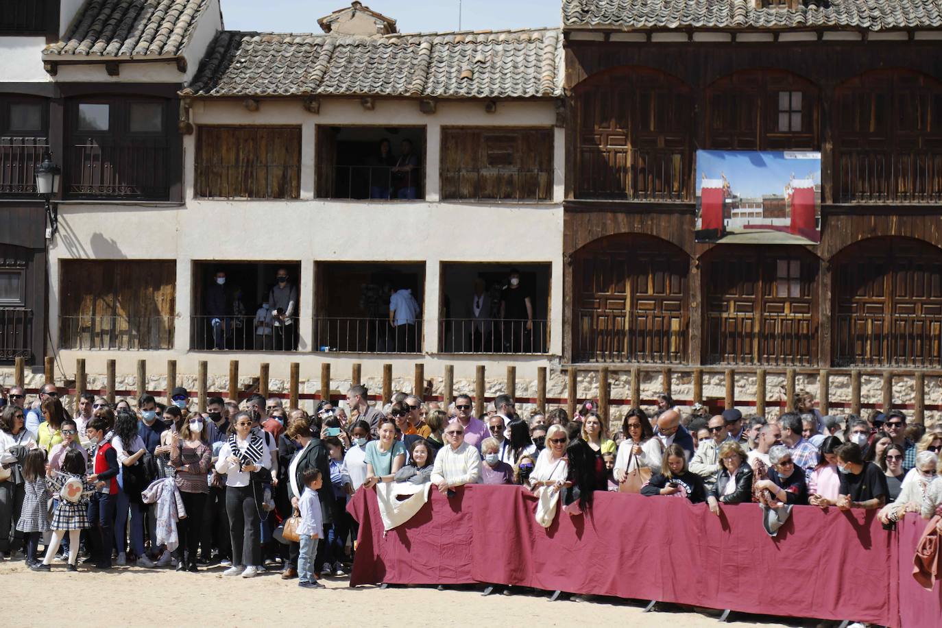 Fotos: Bajada del ángel en Peñafiel (1/2)