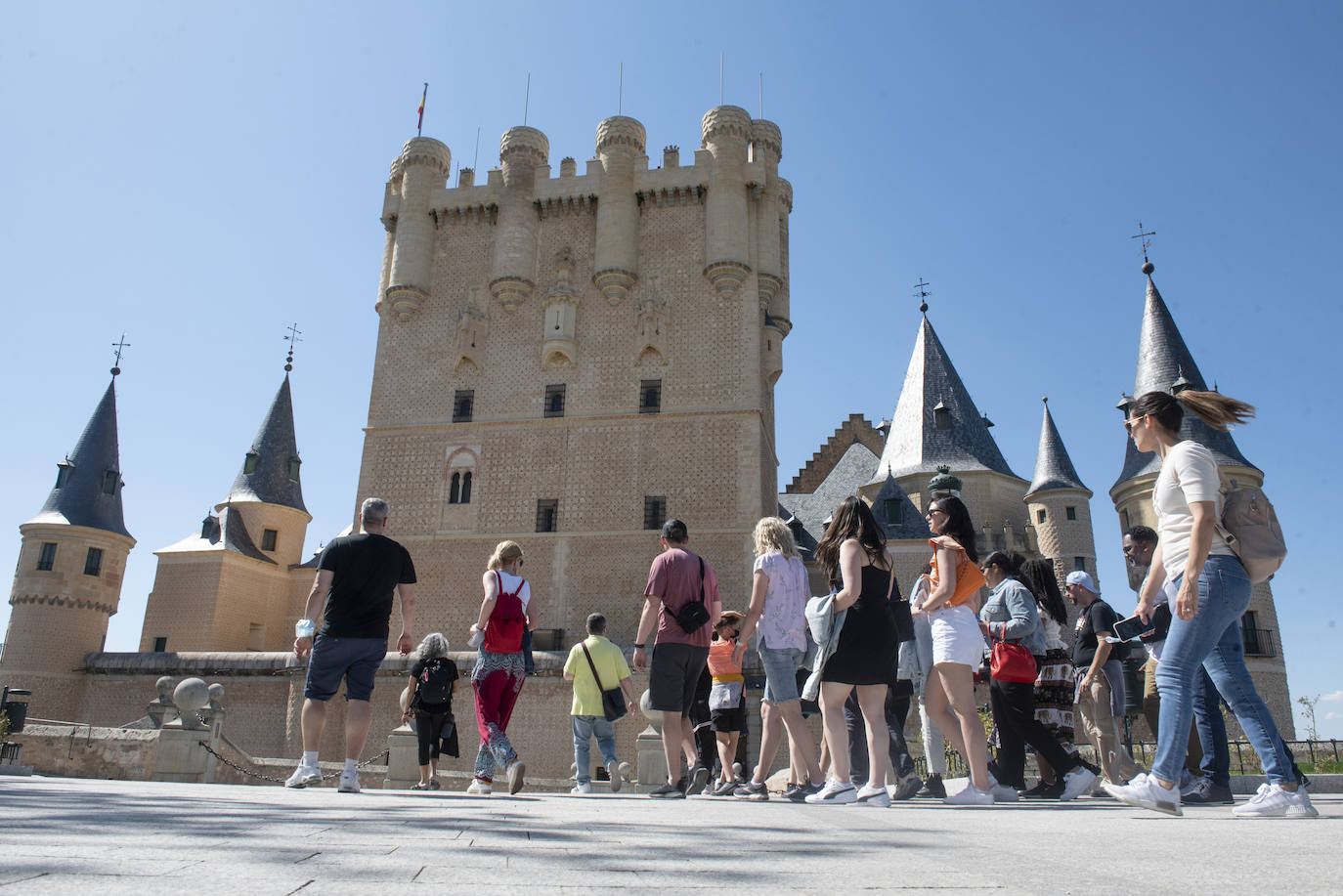 El Alcázar siguió ayer recibiendo visitas después de una Semana Santa de récord.