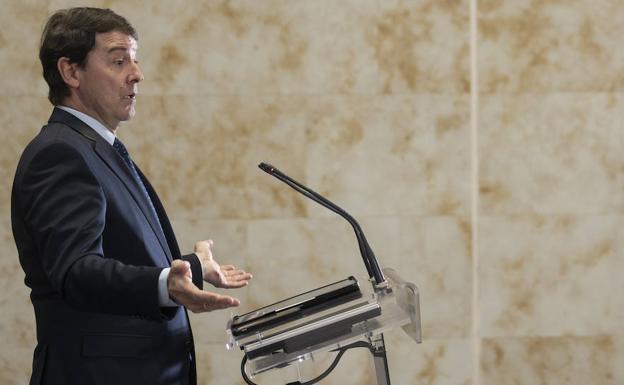 Alfonso Fernández Mañueco, durante la rueda de prensa posterior a su toma de posesión. 