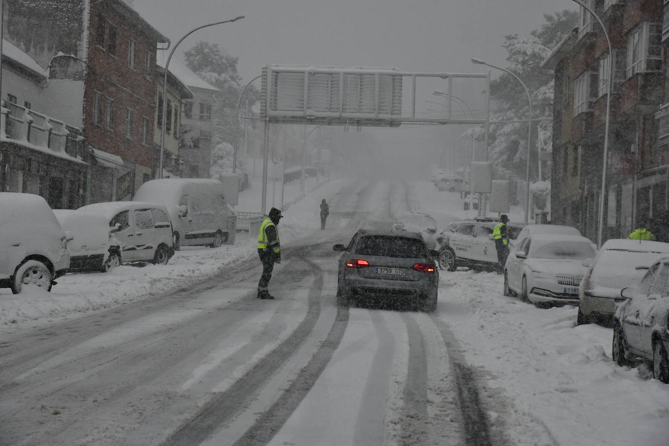 Fotos: La nieve colapsa San Rafael en abril
