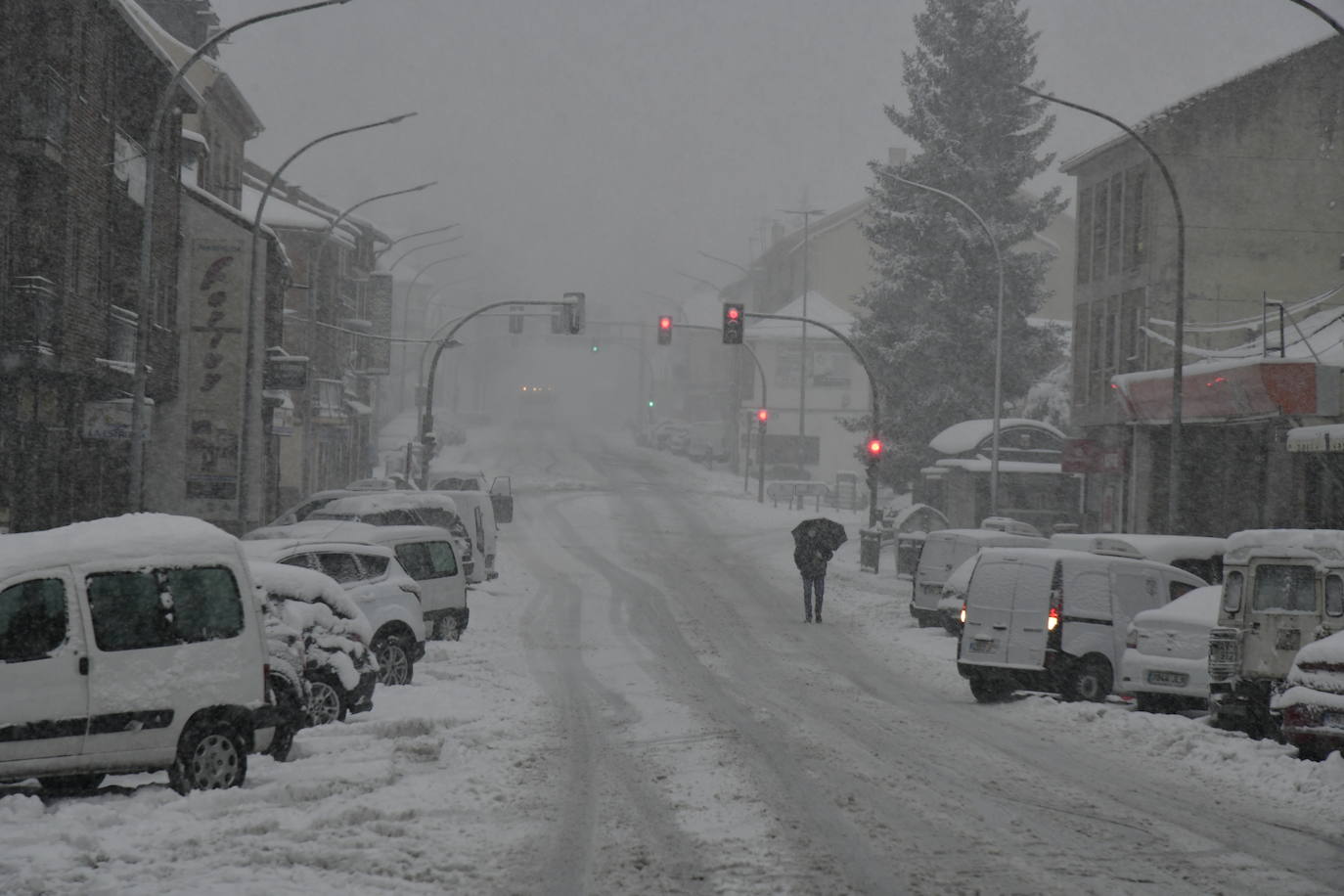 Fotos: La nieve colapsa San Rafael en abril