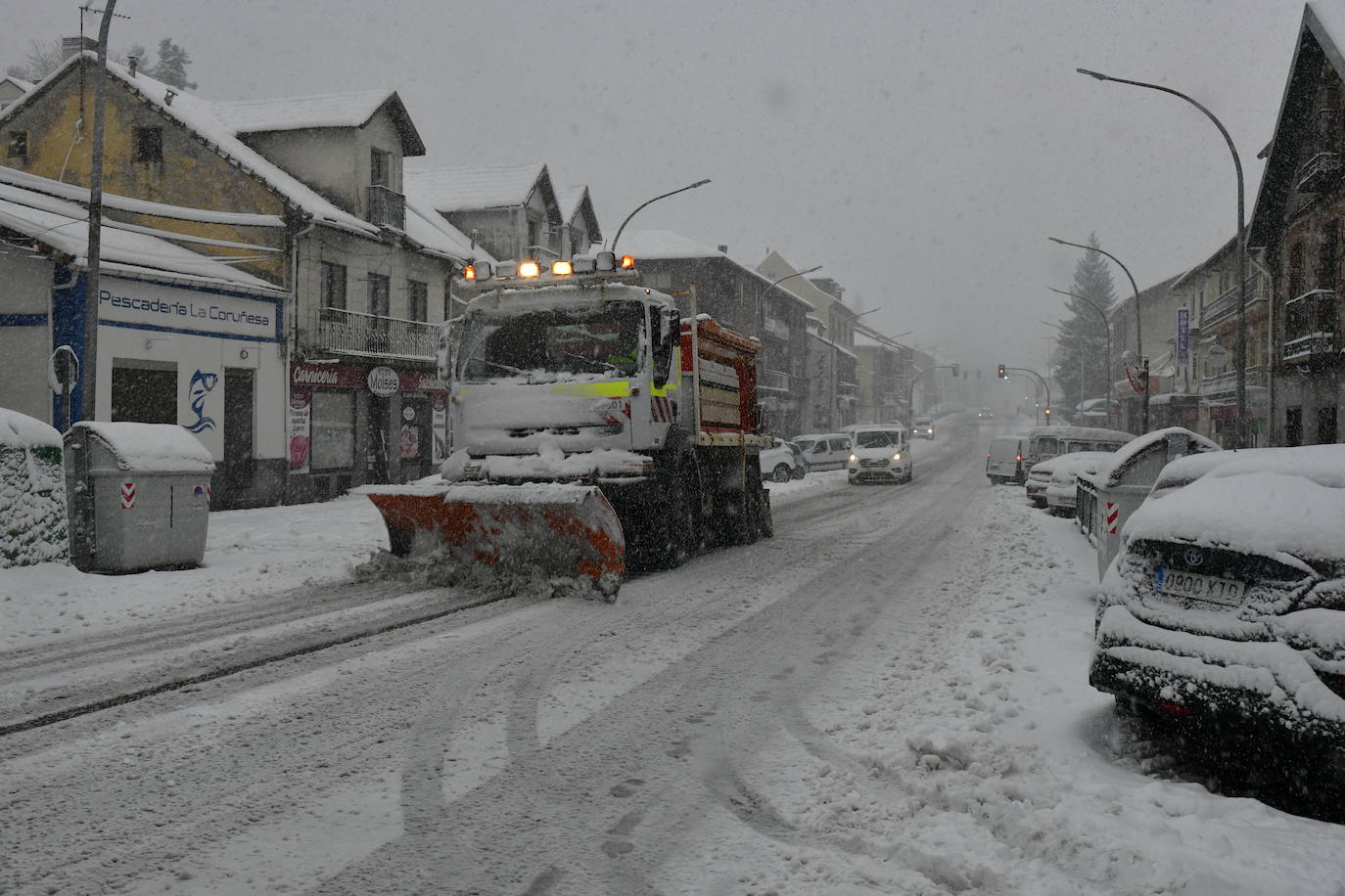 Fotos: La nieve colapsa San Rafael en abril
