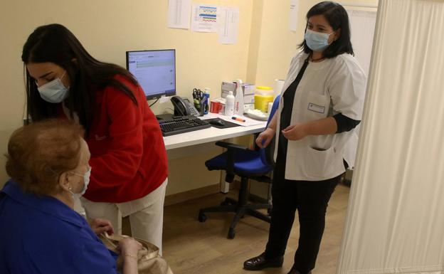 La relajación de la pandemia baja la demanda de la vacuna de la gripe en la región