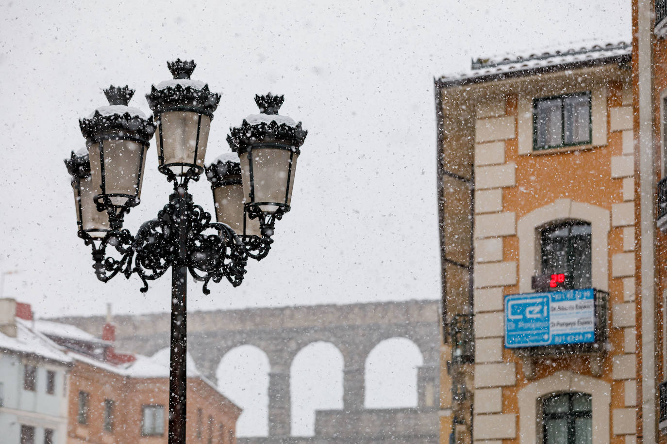 Nevada en el centro de Segovia este miércoles.