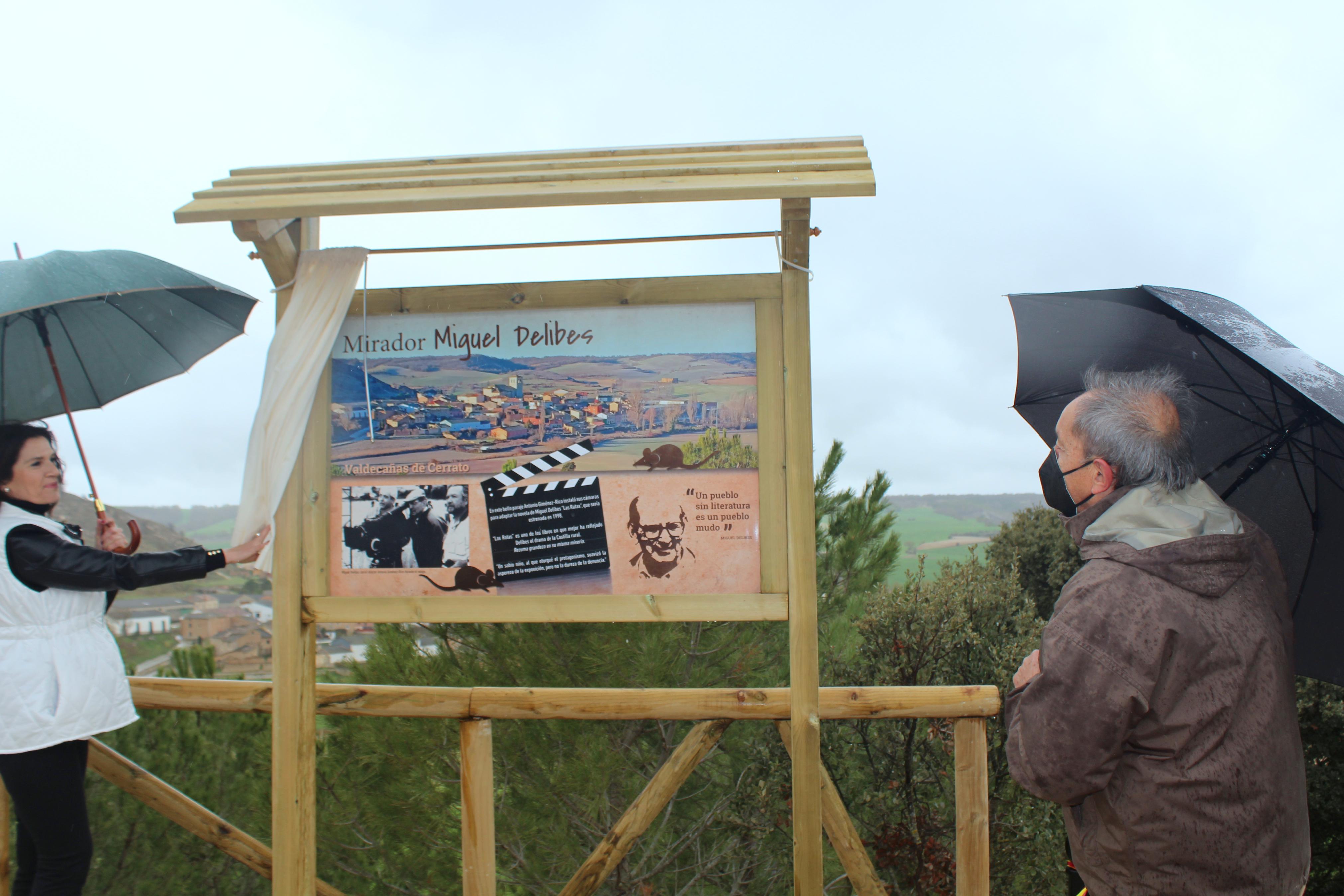 Coincidiendo con el Día del Libro y la Fiesta de Castilla y León, Valdecañas de Cerrato inauguró el Mirador Miguel Delibes