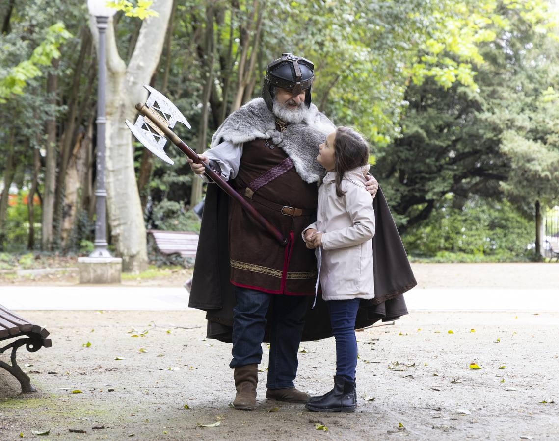 Fotos: Gincana literaria teatralizada en el Campo Grande de Valladolid