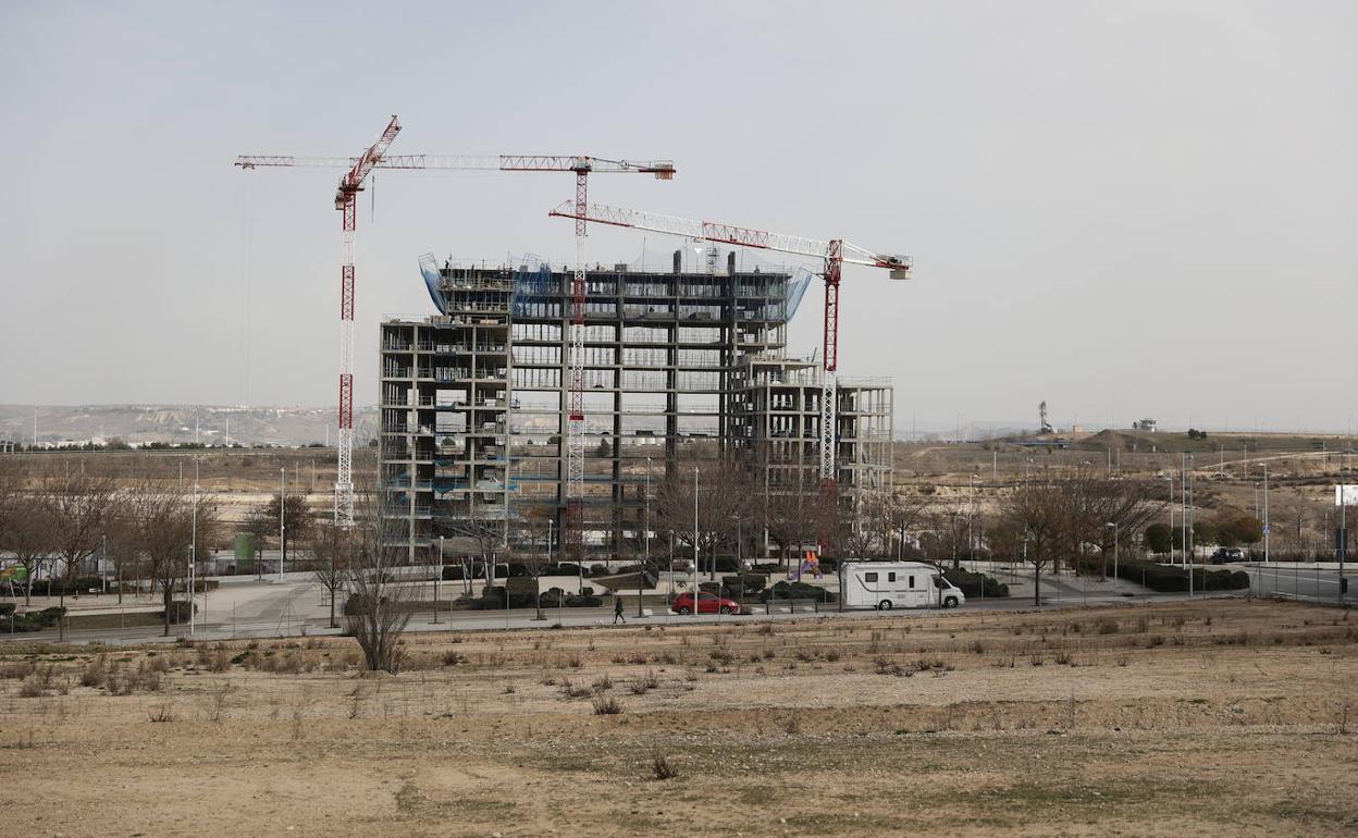 Edificio en construcción en un barrio de Madrid.