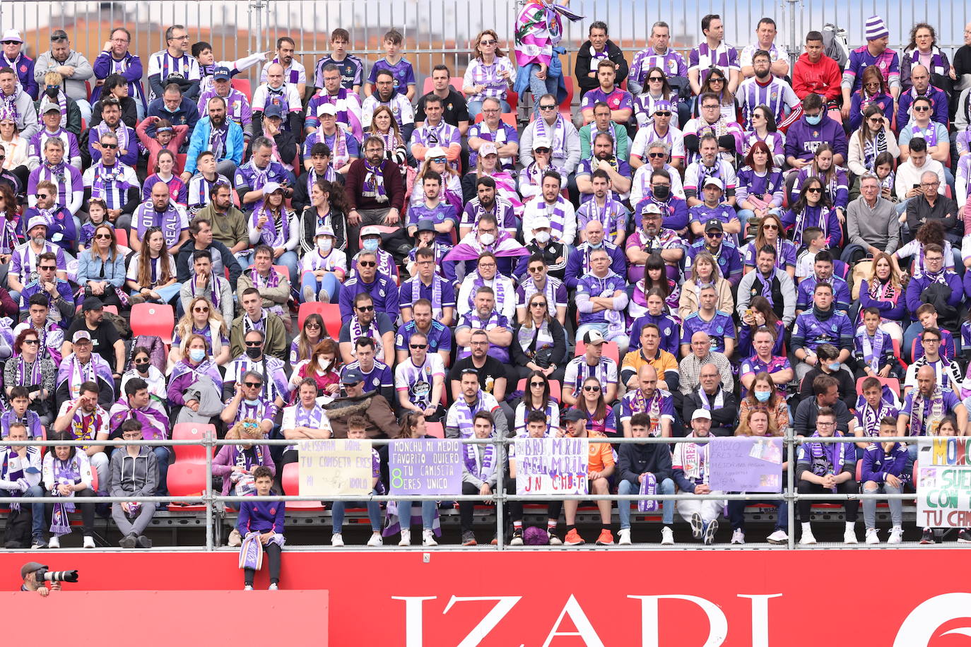 Fotos: La afición del Real Valladolid antes y durante el partido ante el Mirandés (2/2)