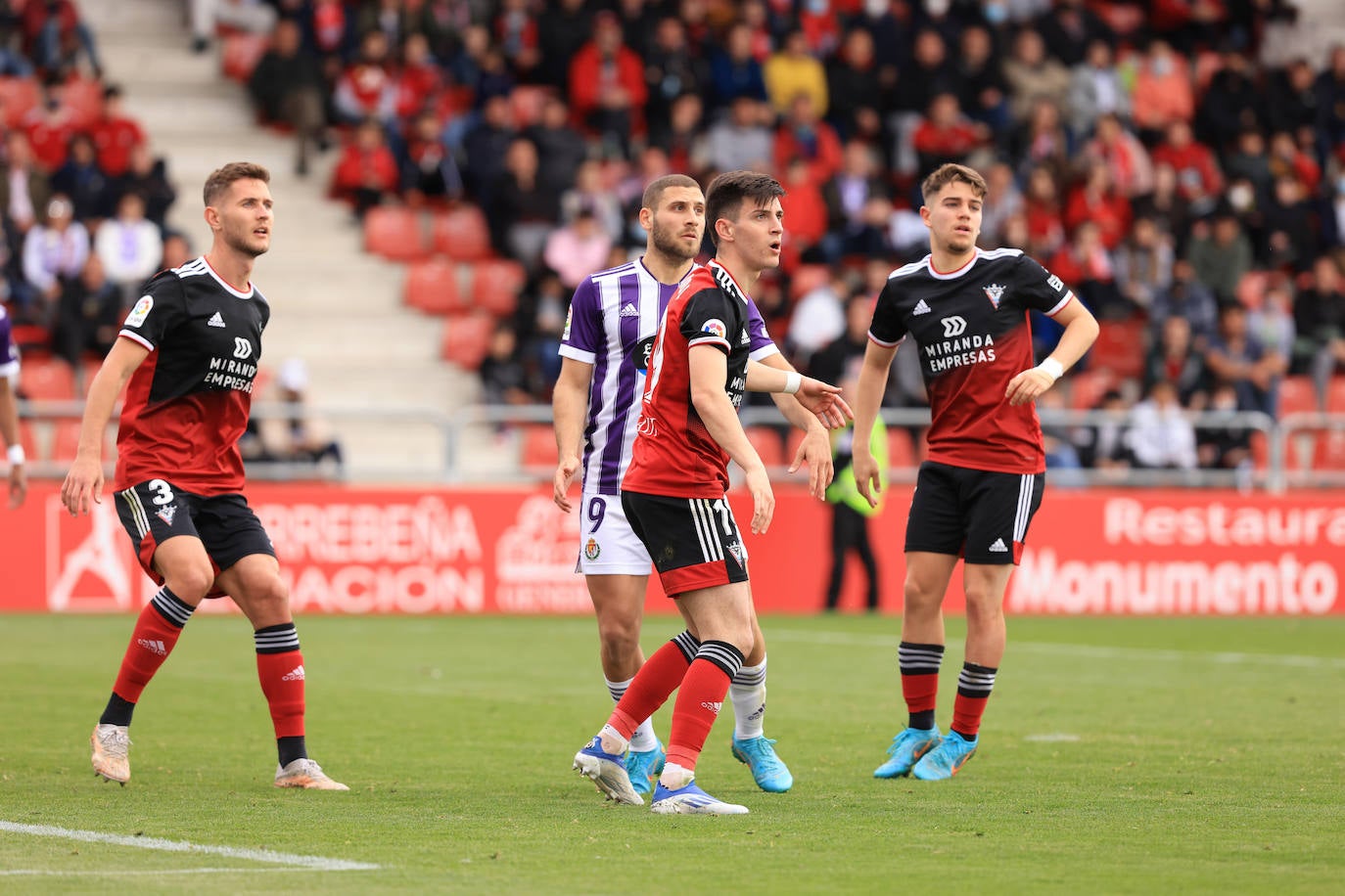 Fotos: Mirandés 0-1 Real Valladolid (1/2)