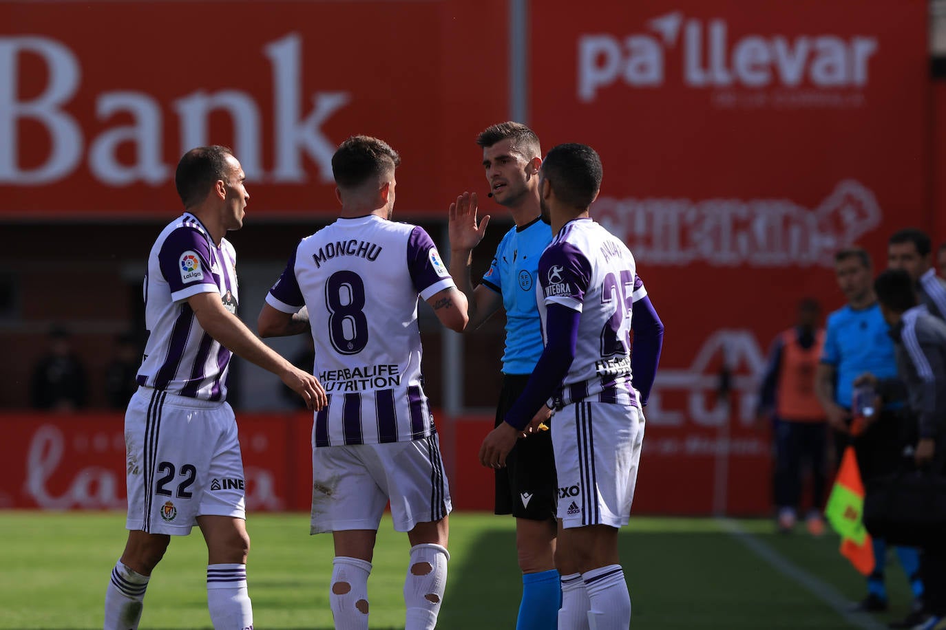 Fotos: Mirandés 0-1 Real Valladolid (2/2)