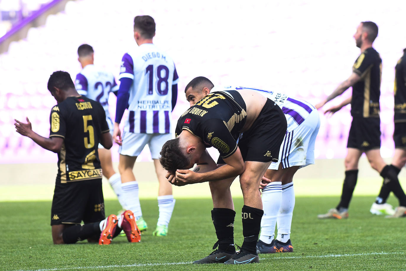 Empate a tres goles entre Valladolid Promesas y Cultural Leonesa.