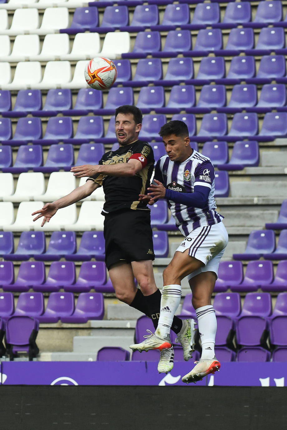 Empate a tres goles entre Valladolid Promesas y Cultural Leonesa.