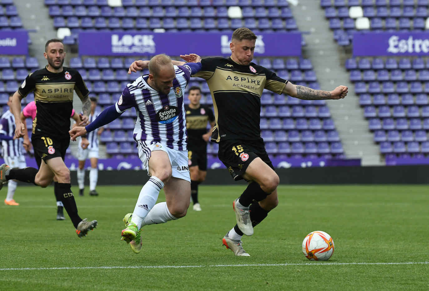 Empate a tres goles entre Valladolid Promesas y Cultural Leonesa.