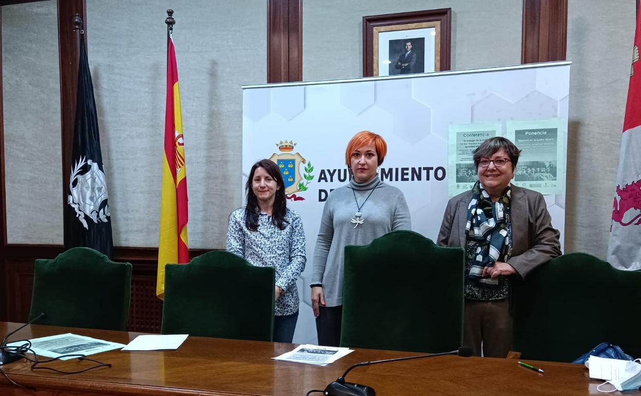 Carmen Cascón,, Rosa Torres Cosme y Josefa Montero García