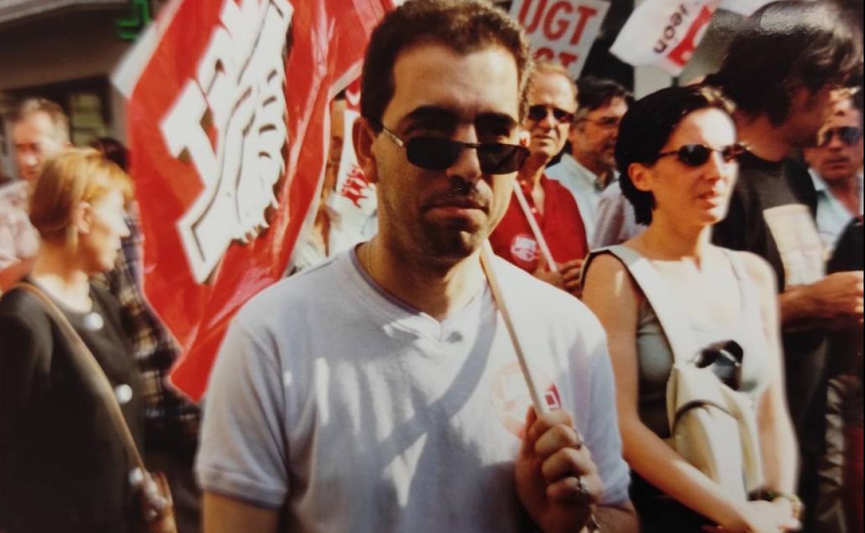 Yosu Goicoechea, en una marcha con UGT, el sindicato del que fue secretario de Organización de Enseñanza de Castilla y León. 