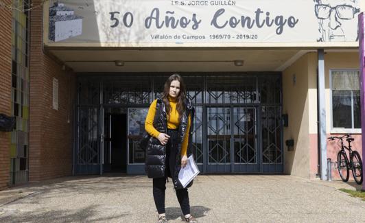 Anastasya, en su primer día de instituto en Villalón.