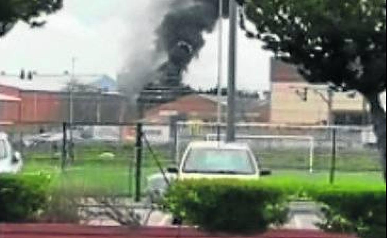 Arde un depósito del matadero de Palencia