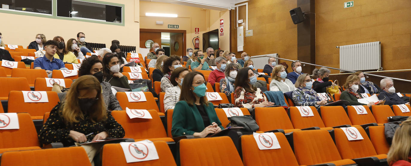 Fotos: Jornada científica con Alfredo Corell en Palencia sobre inmunología