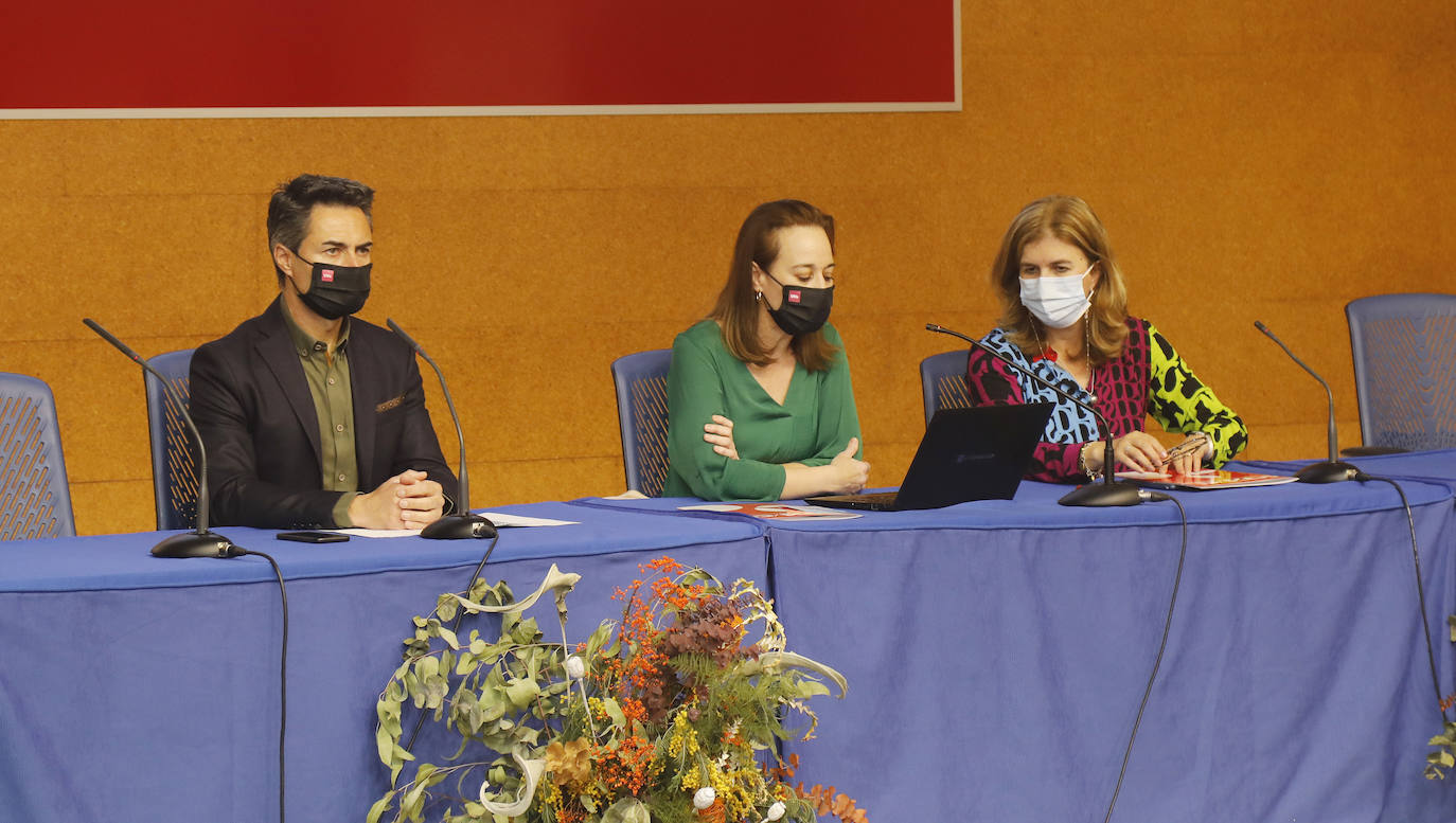 Fotos: Jornada científica con Alfredo Corell en Palencia sobre inmunología