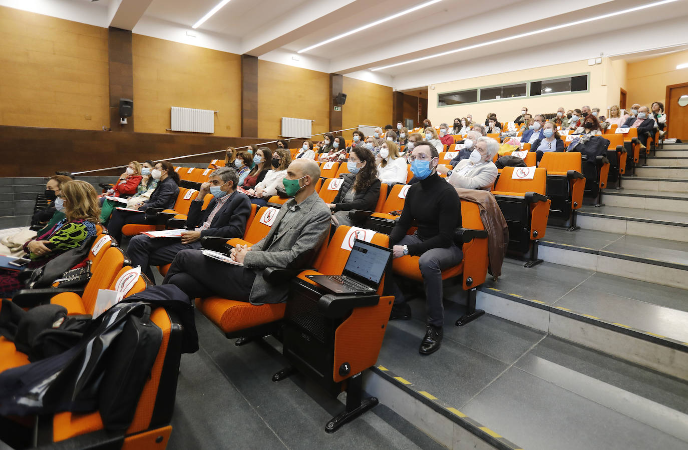 Fotos: Jornada científica con Alfredo Corell en Palencia sobre inmunología