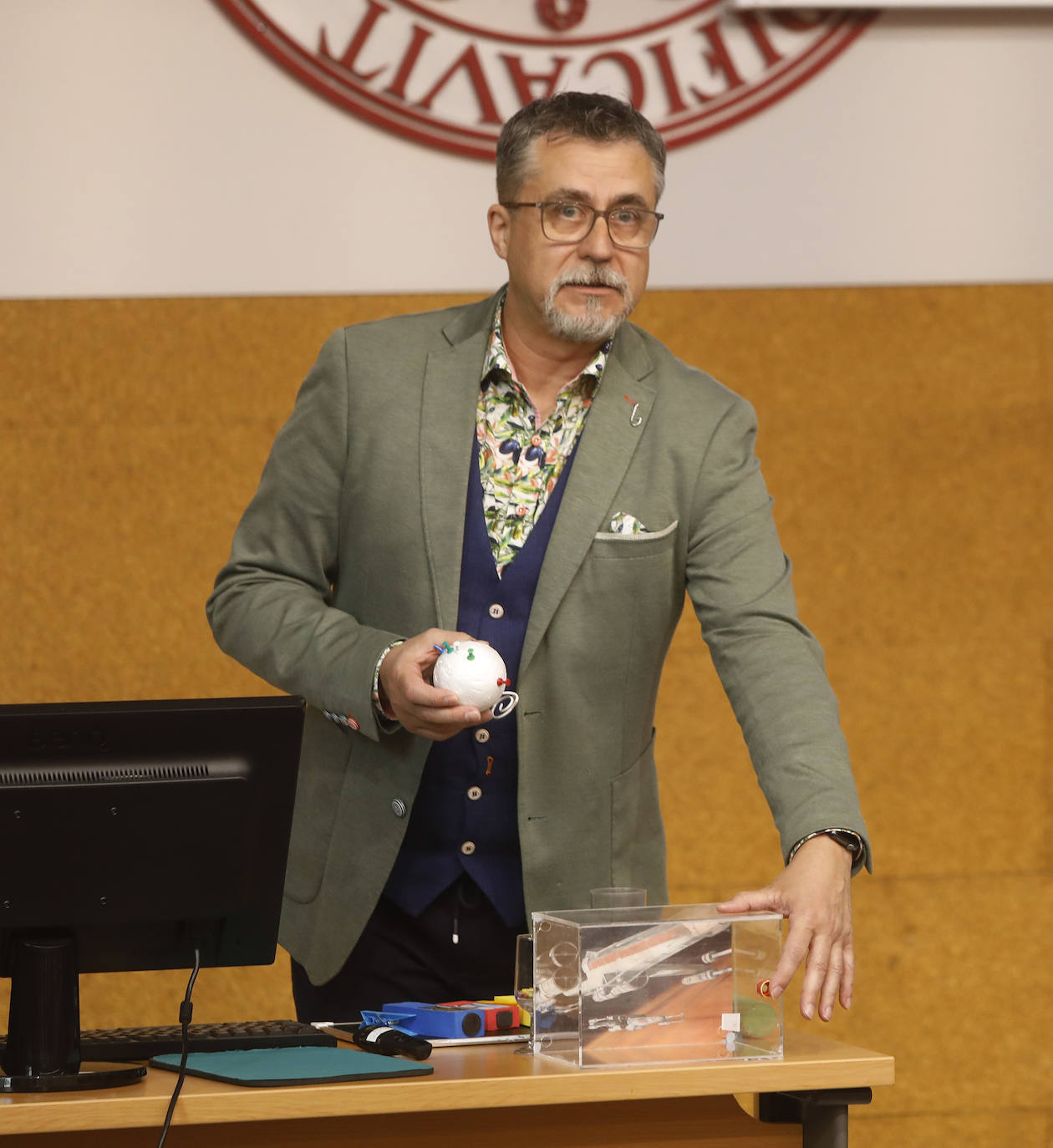 Fotos: Jornada científica con Alfredo Corell en Palencia sobre inmunología