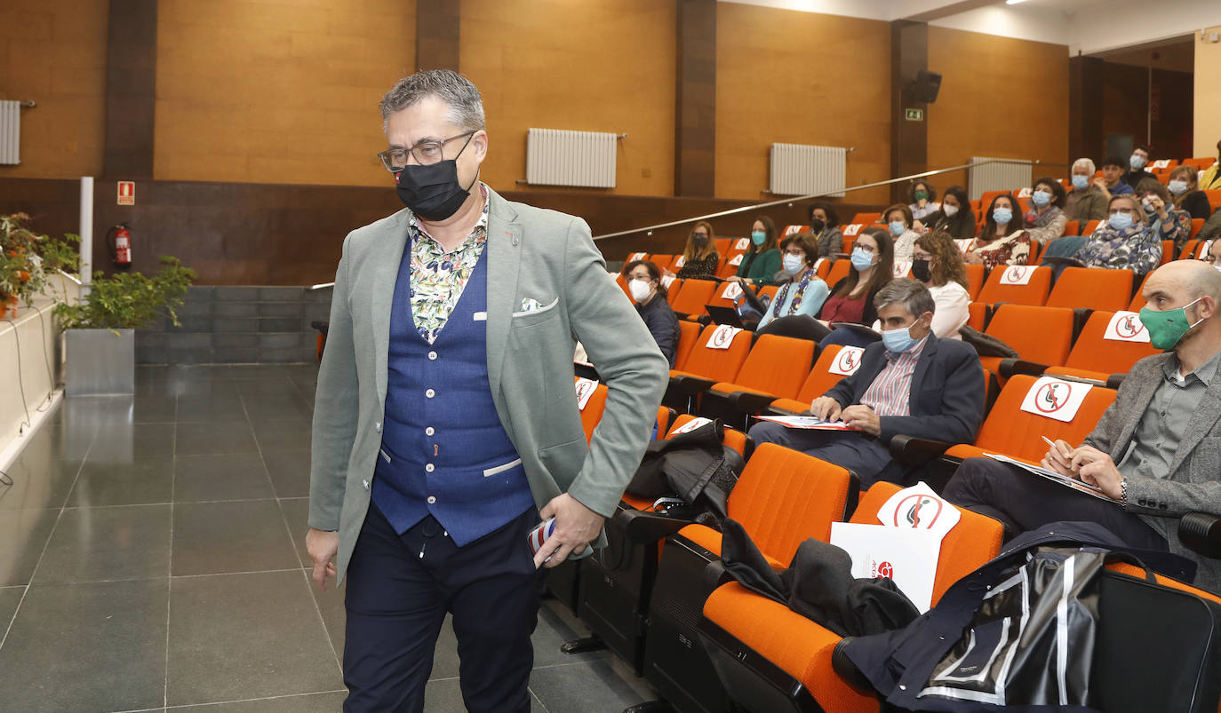 Fotos: Jornada científica con Alfredo Corell en Palencia sobre inmunología