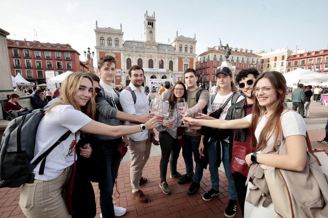 Fotos: Inauguración del evento &#039;Valladolid. Plaza Mayor del Vino&#039; (1/2)