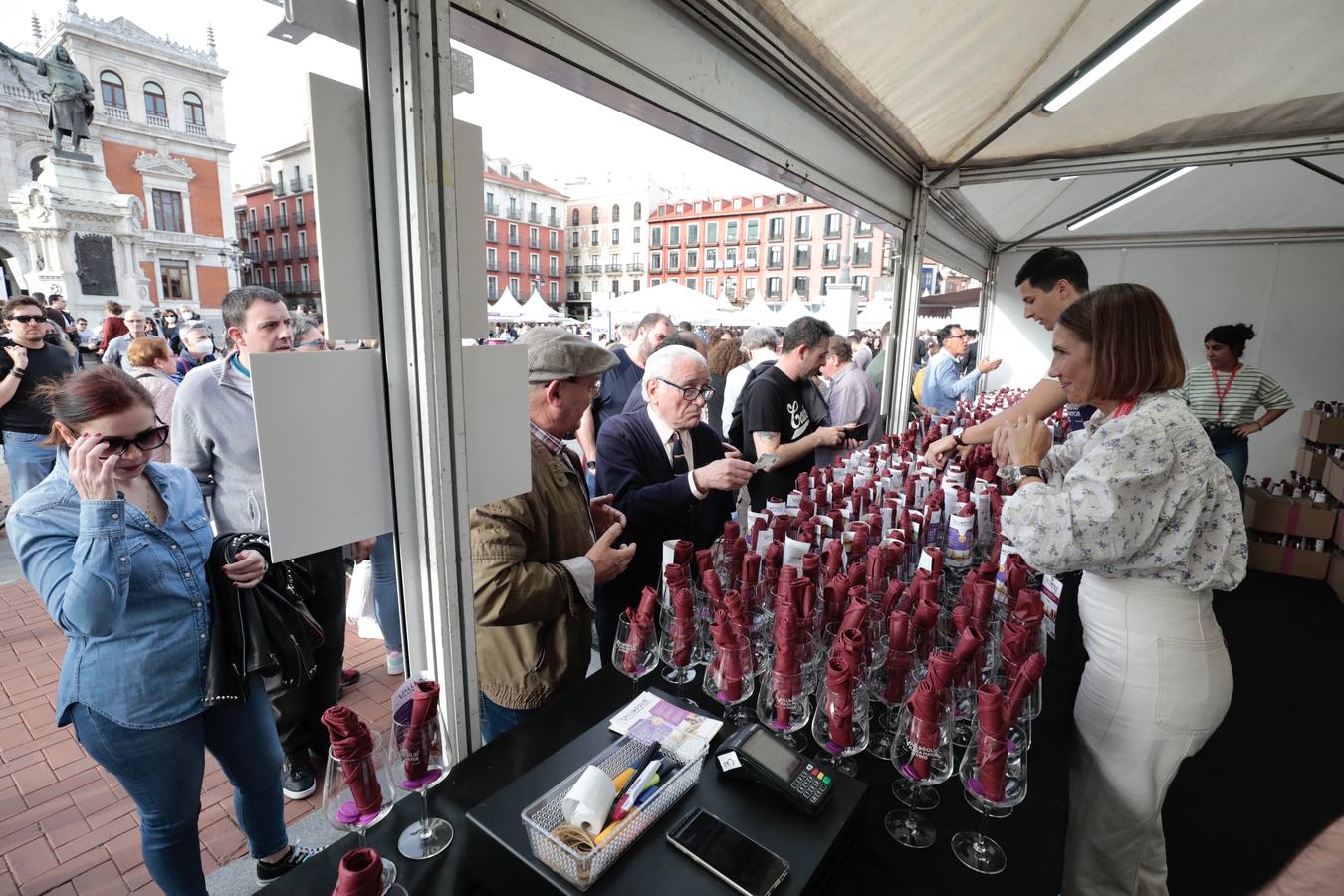 Fotos: Inauguración del evento &#039;Valladolid. Plaza Mayor del Vino&#039; (1/2)