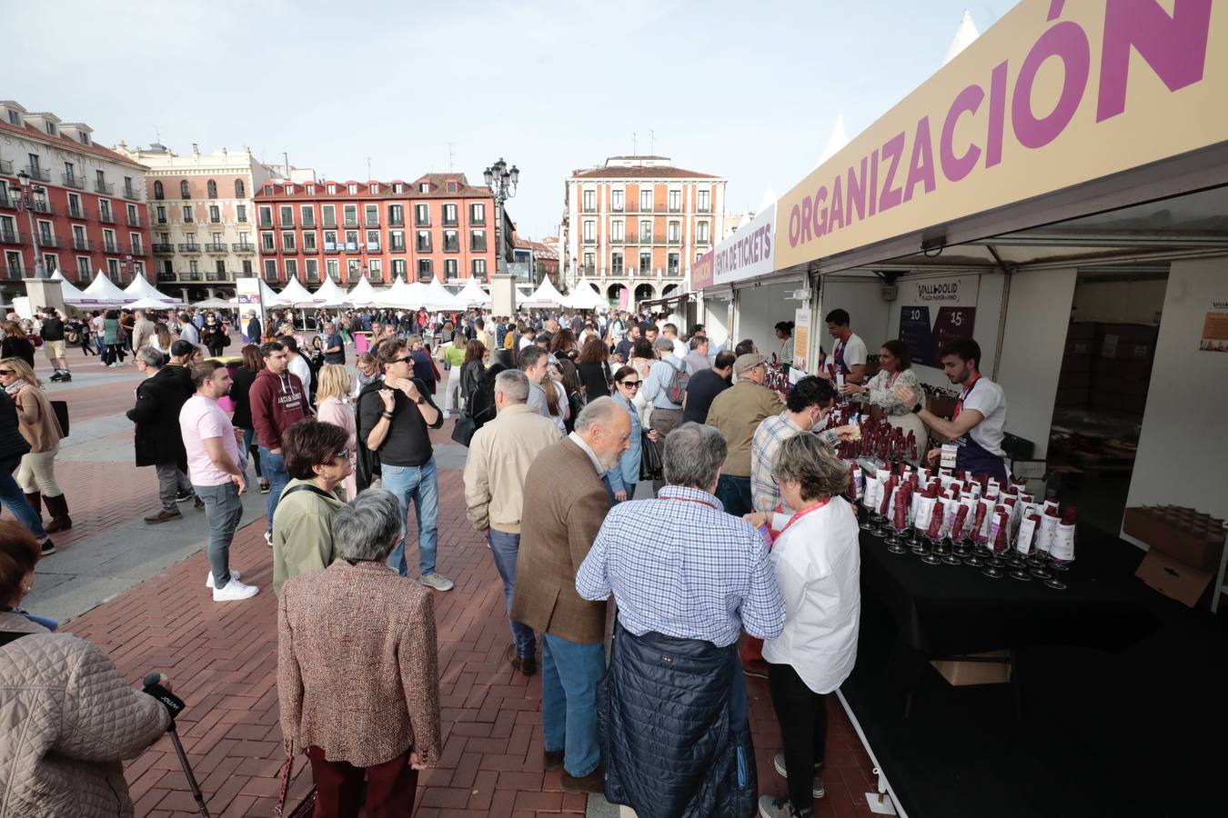 Fotos: Inauguración del evento &#039;Valladolid. Plaza Mayor del Vino&#039; (1/2)