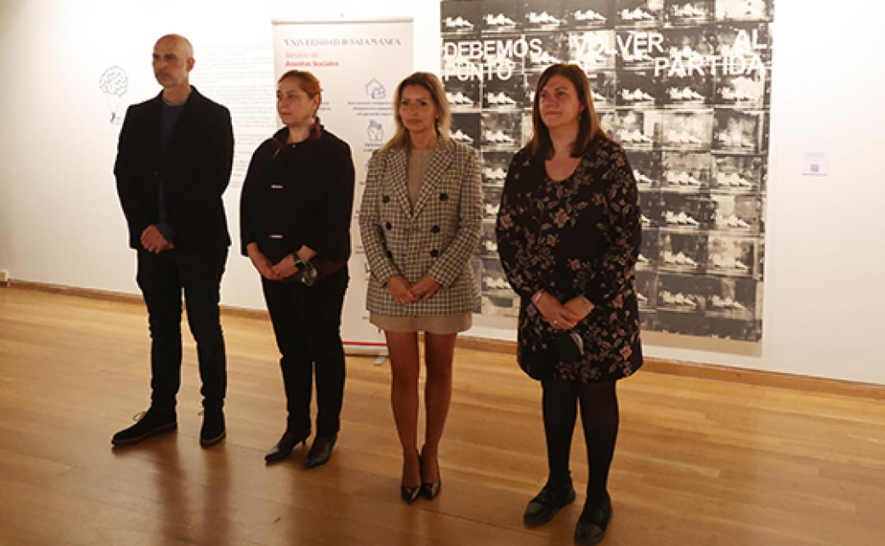 Participantes en la presentación de la muestra.