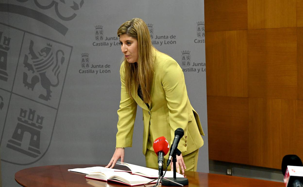 Raquel Alonso afronta con «dedicación» su etapa como nueva delegada de la Junta en Valladolid