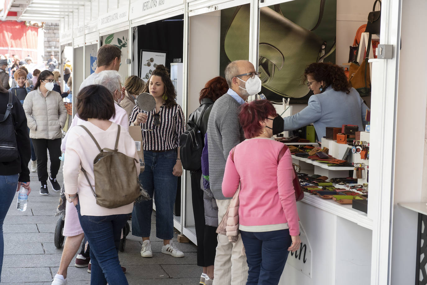 Primer día de la Feria de Artesanía de Segovia.