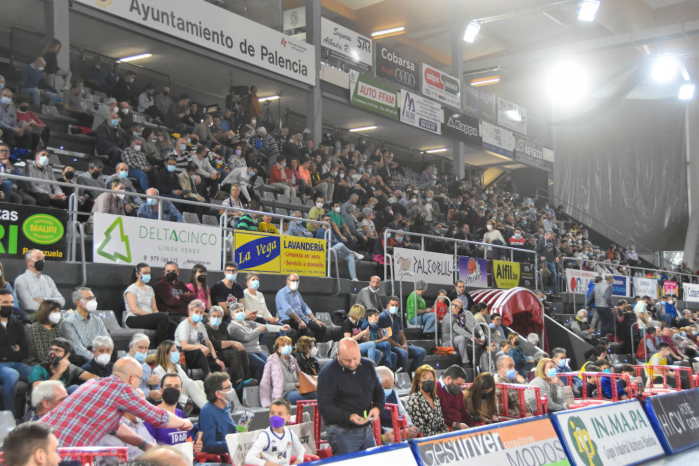Fotos: El Palencia Baloncesto regresa a la victoria