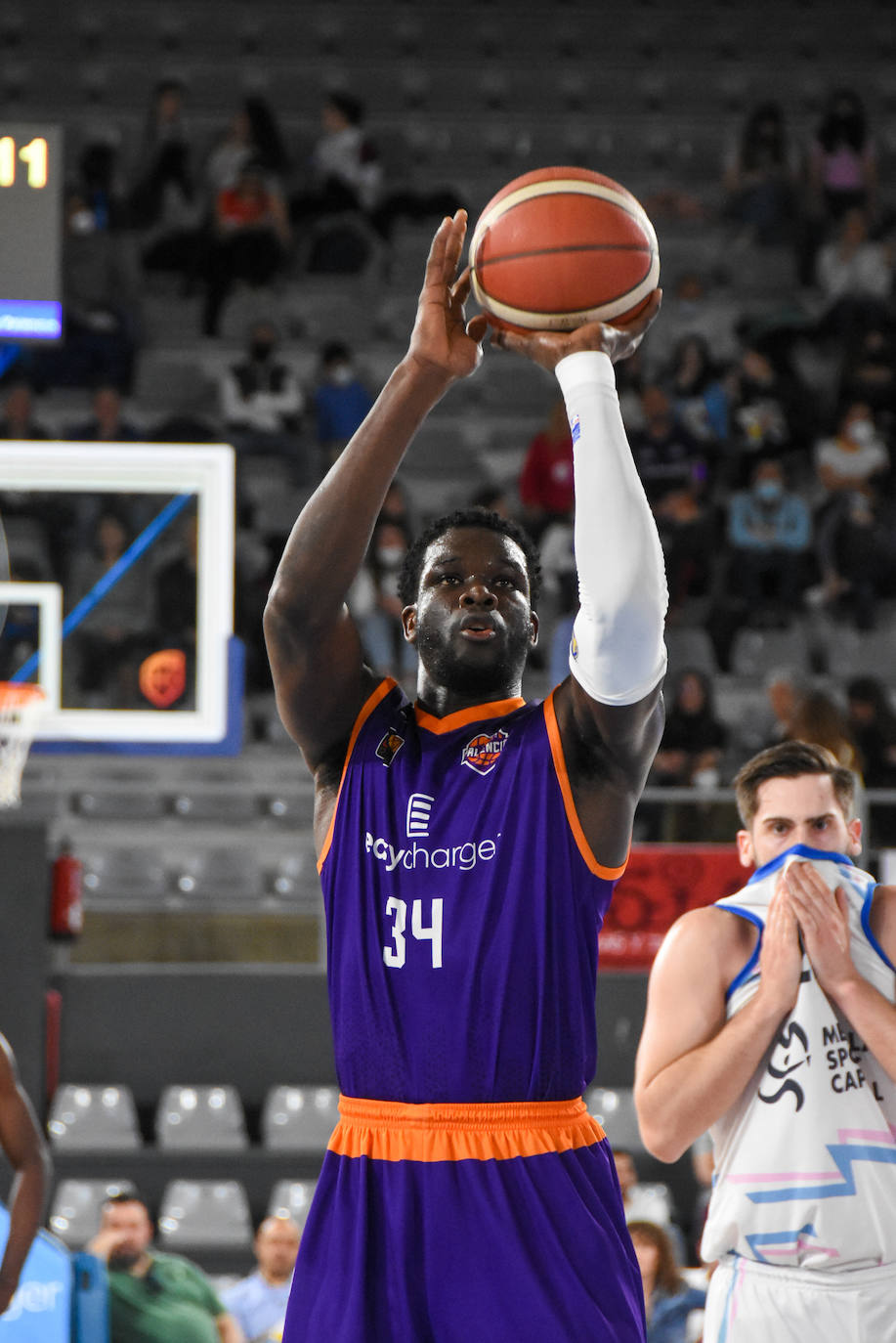 Fotos: El Palencia Baloncesto regresa a la victoria