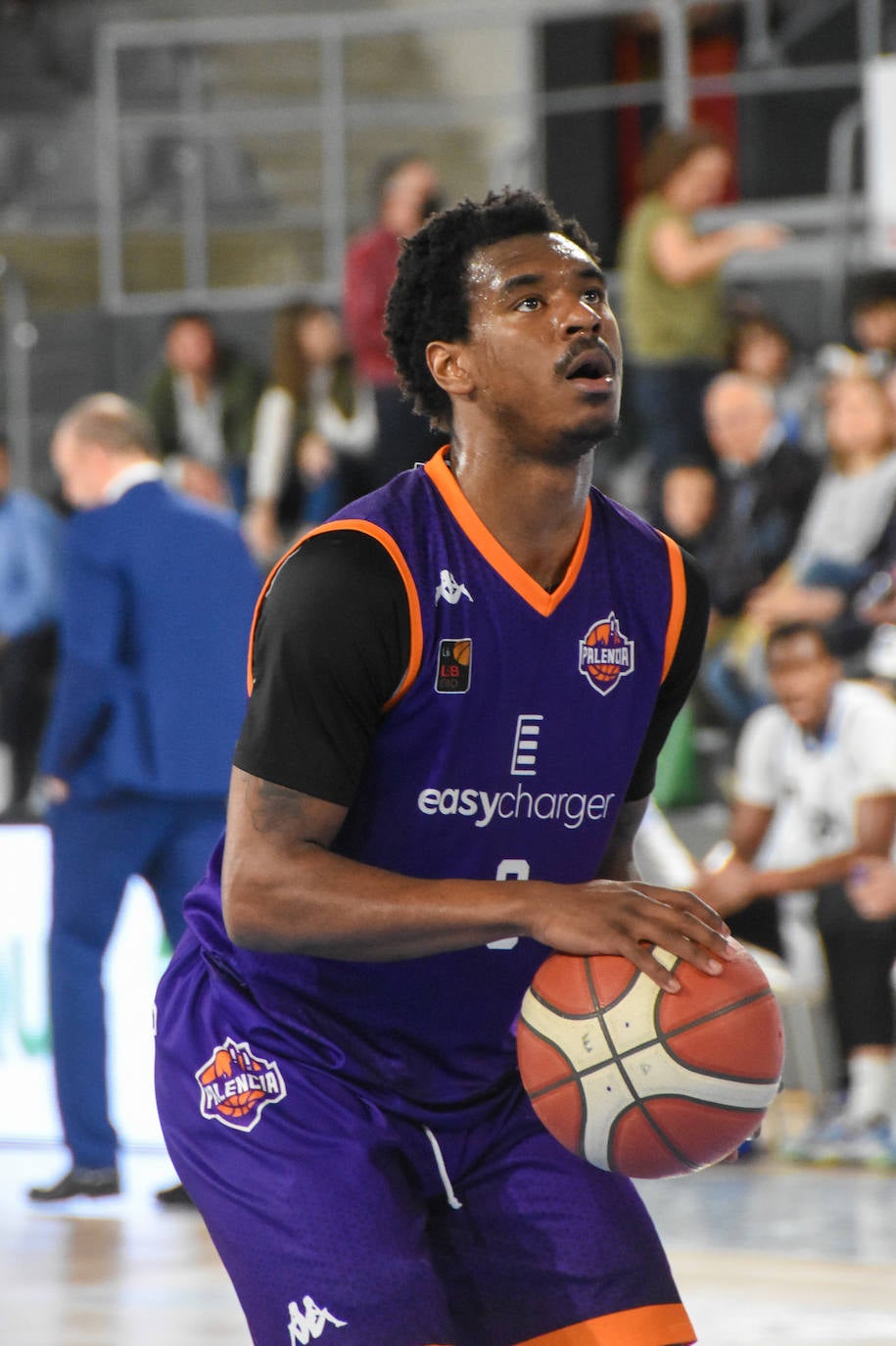 Fotos: El Palencia Baloncesto regresa a la victoria