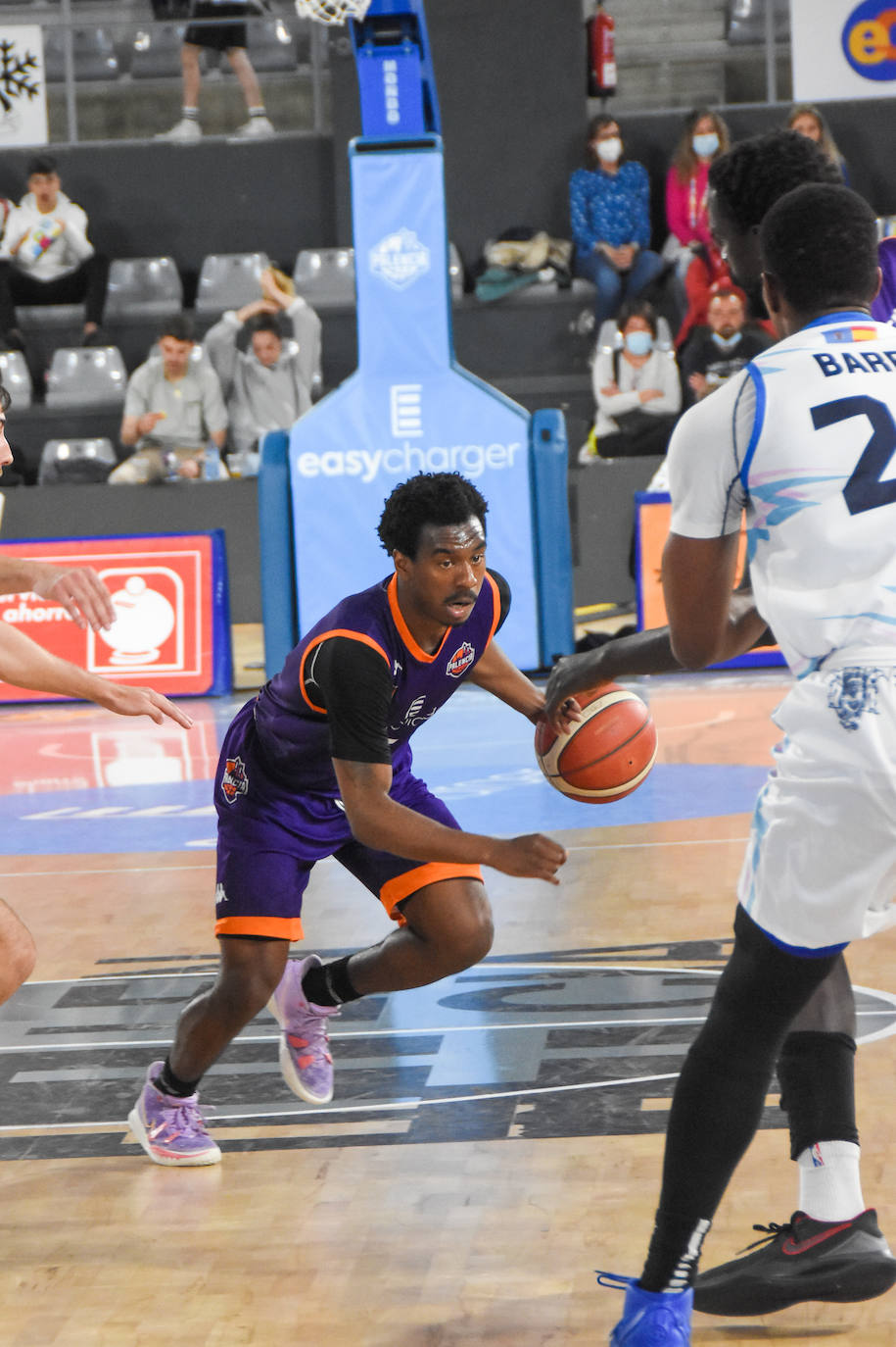 Fotos: El Palencia Baloncesto regresa a la victoria