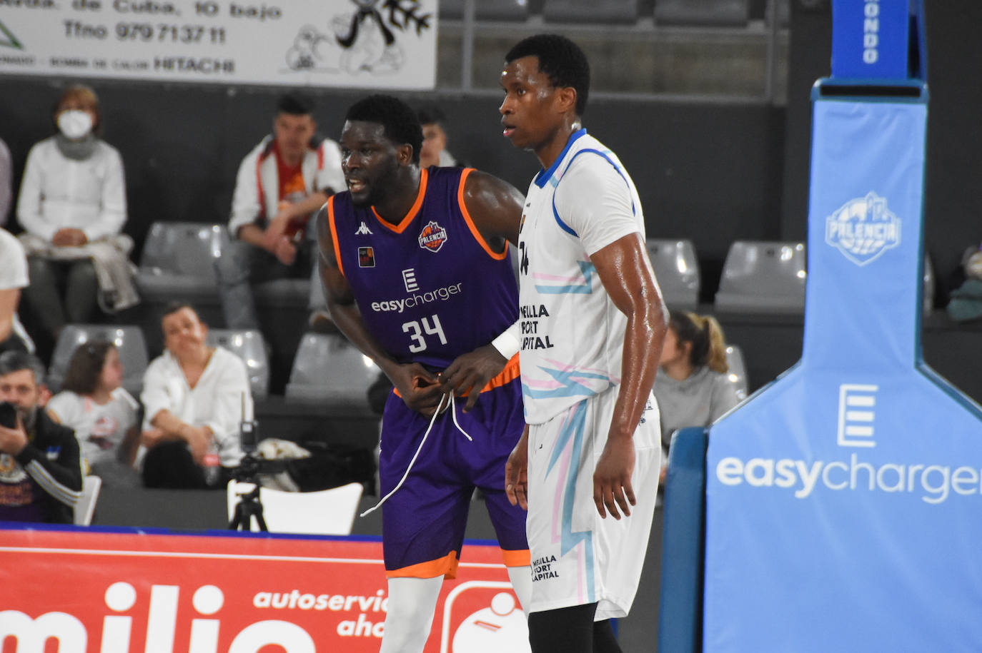 Fotos: El Palencia Baloncesto regresa a la victoria