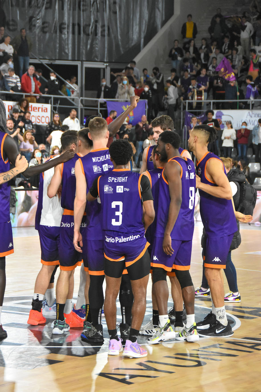Fotos: El Palencia Baloncesto regresa a la victoria