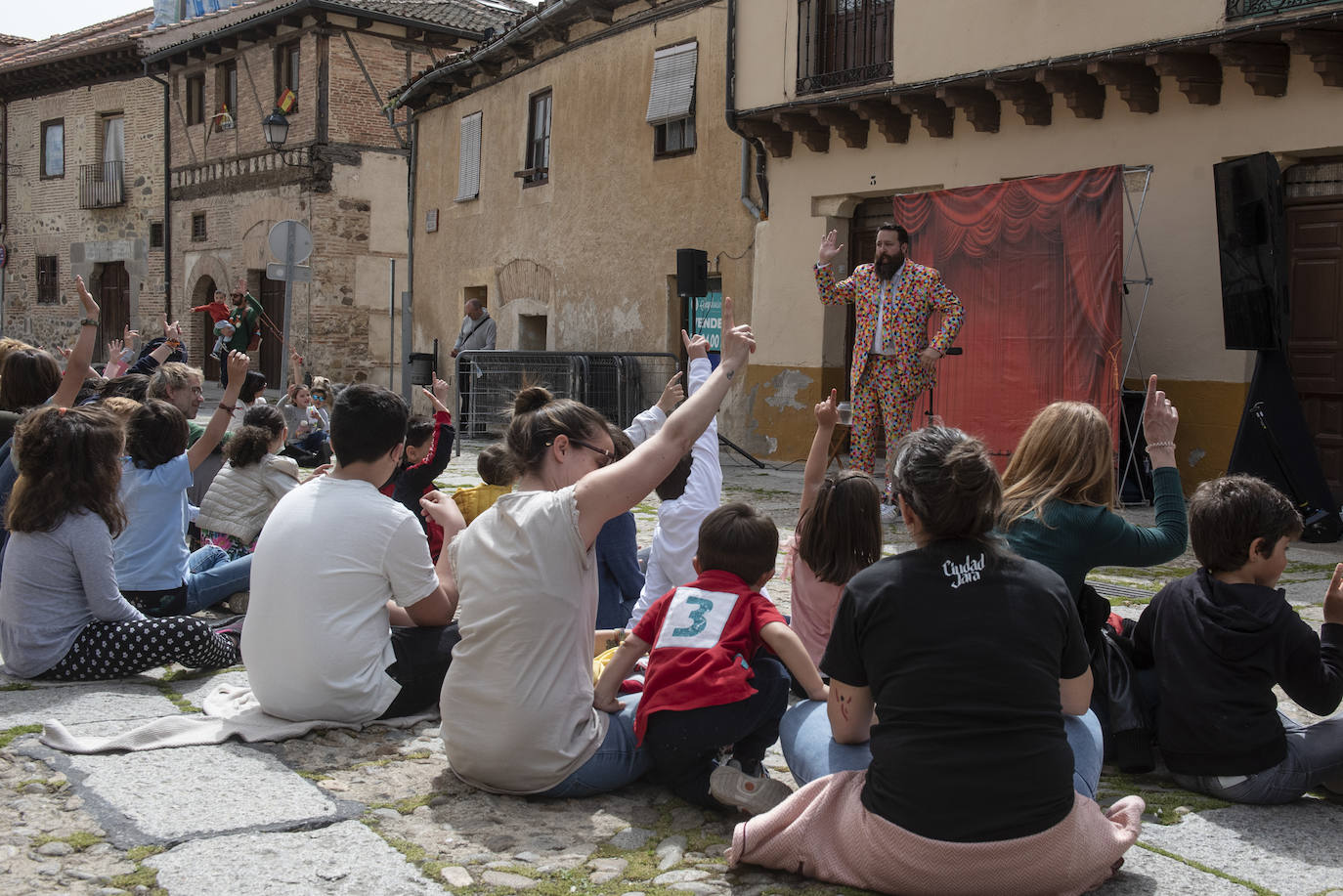 Uno de los espectáculos de magia realizados este sábado por la mañana en San Lorenzo.