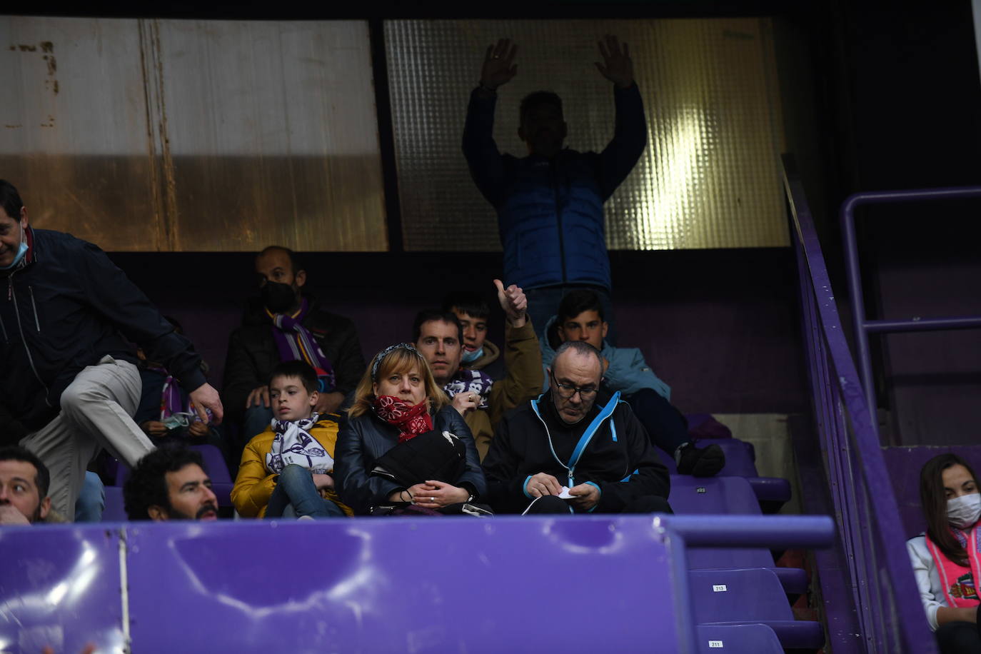 Aficionados en las gradas del Zorrilla durante el encuentro con la Real Sociedad B. 