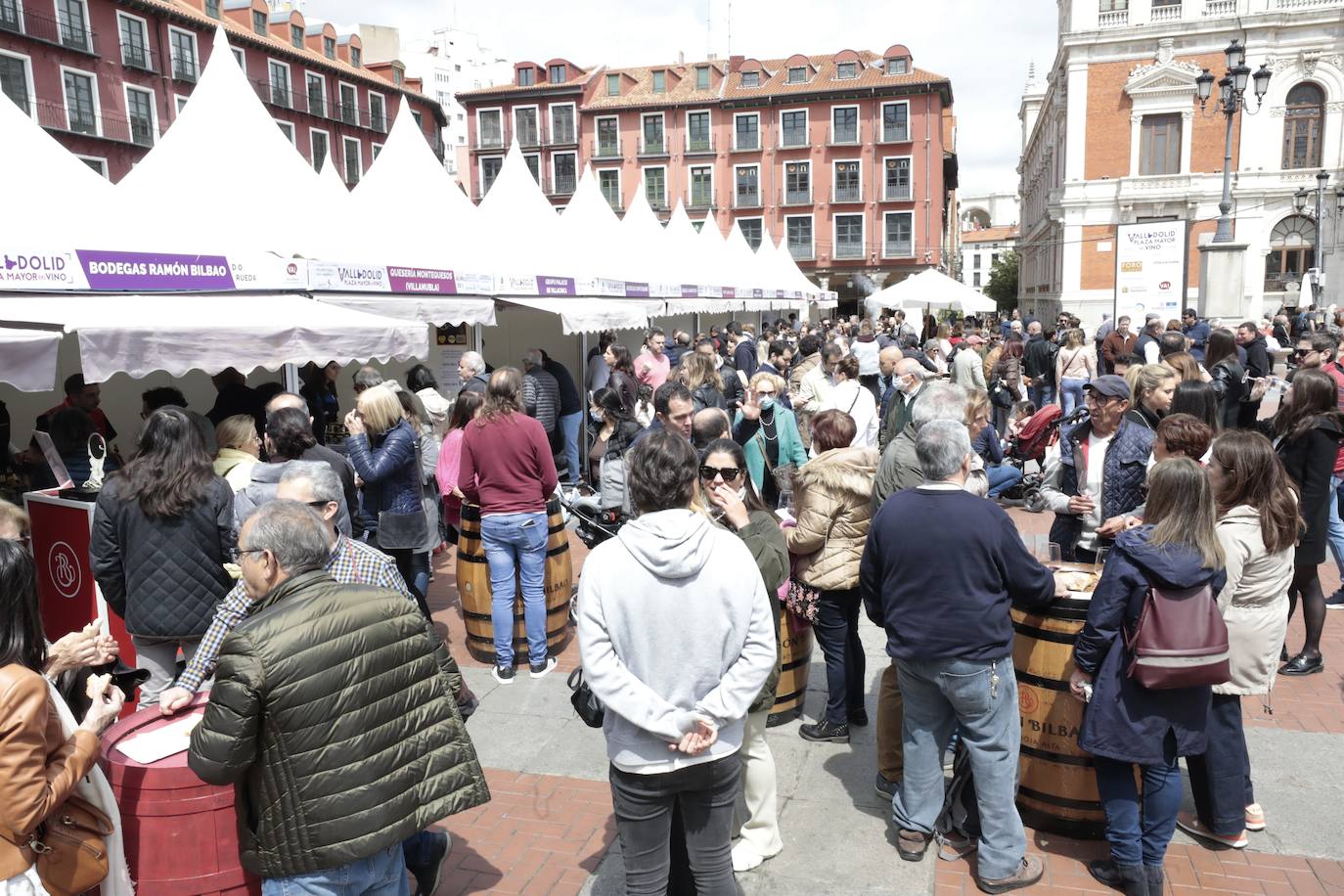 La jornada del lunes en la Plaza Mayor del Vino. 