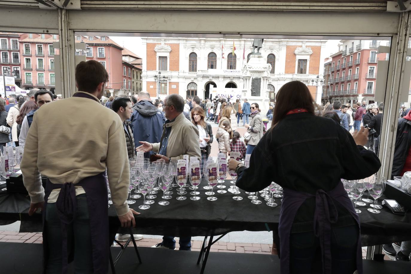 La jornada del lunes en la Plaza Mayor del Vino. 