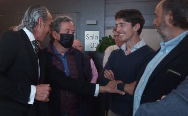 David Luguillano, Pedro Gutierrez Moya 'El Niño de la Capea', Pedro Gutiérrez 'El Capea' y Javier González de Pedro, en el tanatorio. 