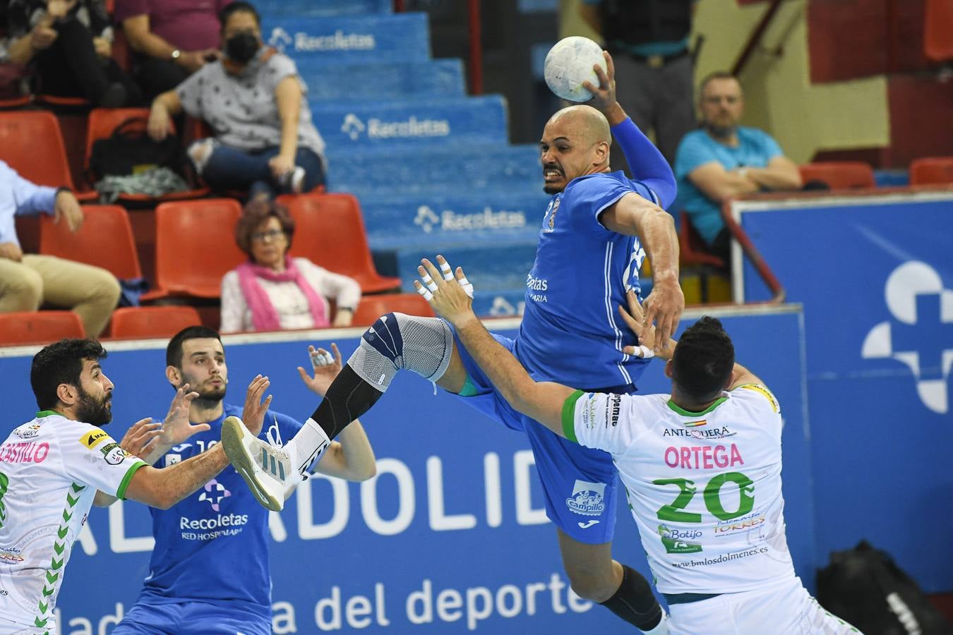 Fotos: Recoletas Atlético Valladolid 29- 28 Antequera