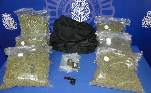 Dos detenidos en Fuentes de Oñoro que transportaban casi siete kilos de cannabis ocultos en un camión