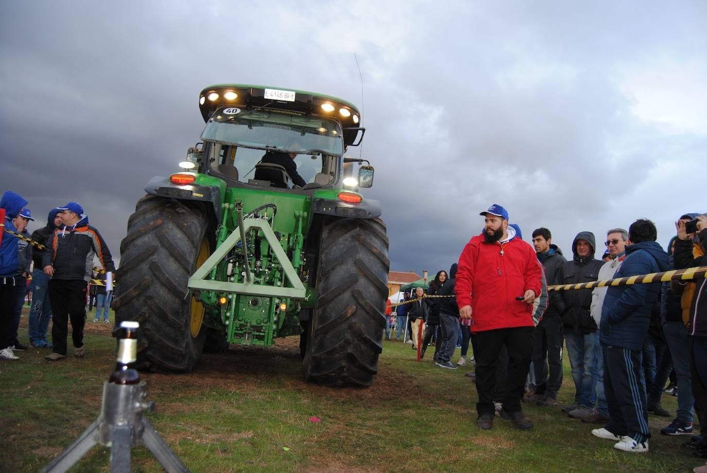 Concurso de habilidades con el tractor de una edición anterior.